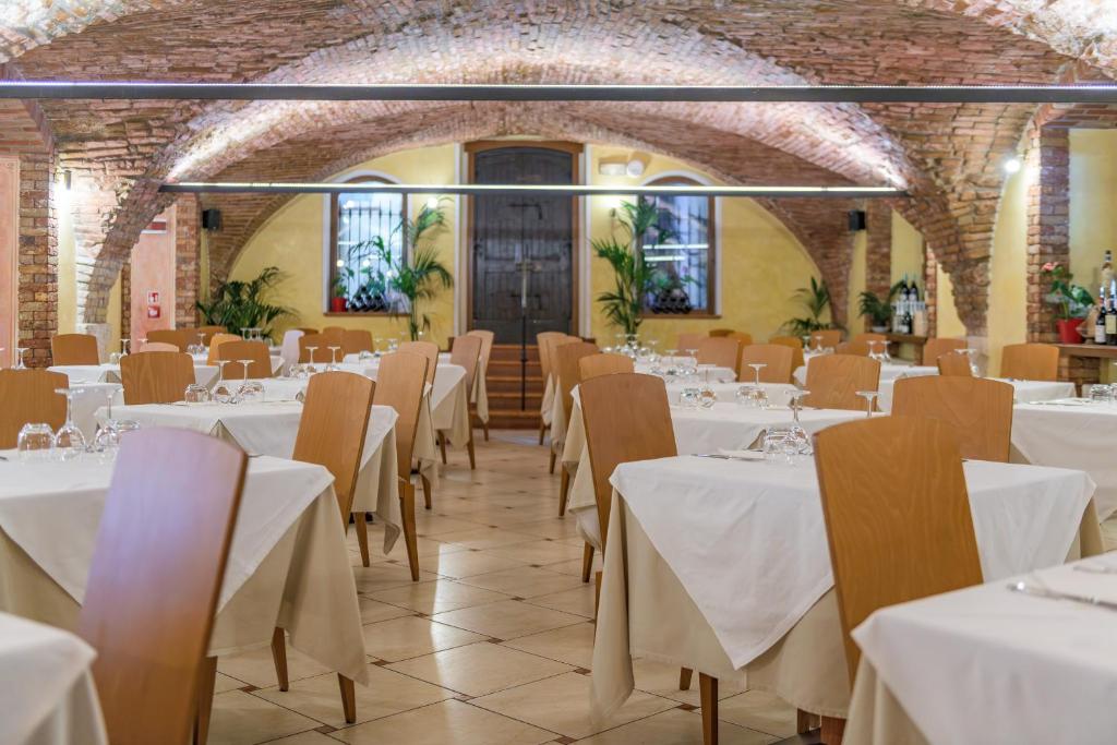Restaurace v ubytování Hotel Antico Monastero