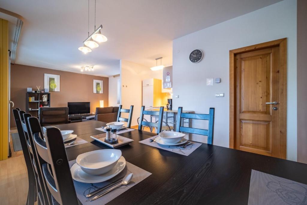 Posezení v ubytování Apartment Riviera 500-15 Lipno Home