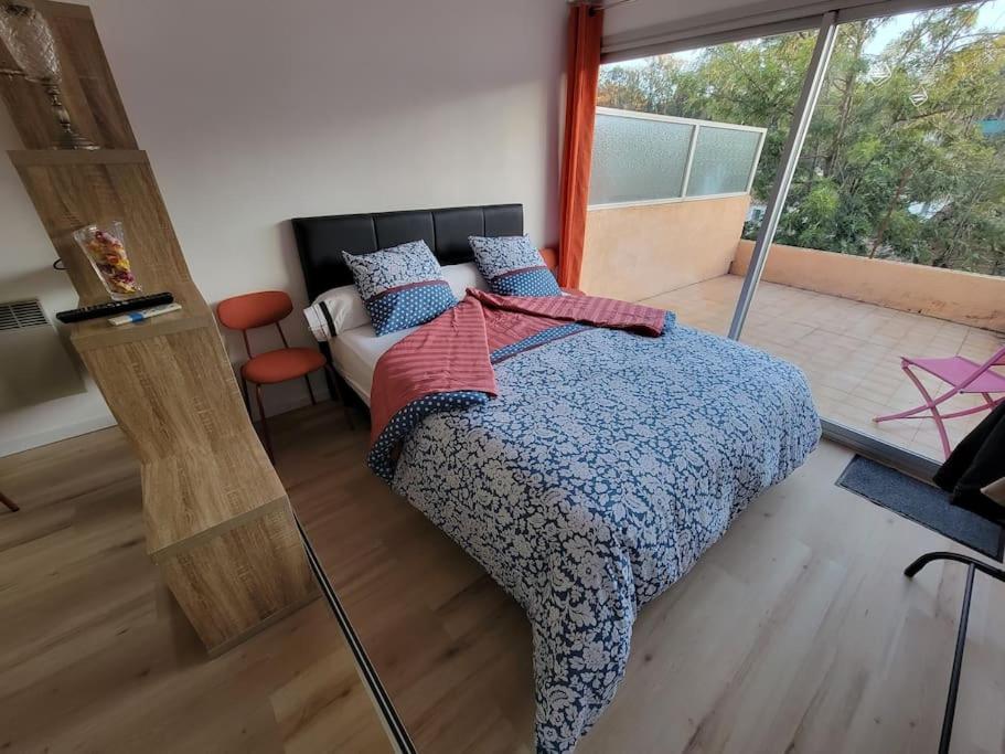 Giường trong phòng chung tại Calme et proximité des Plage, Port, Marina, Parc