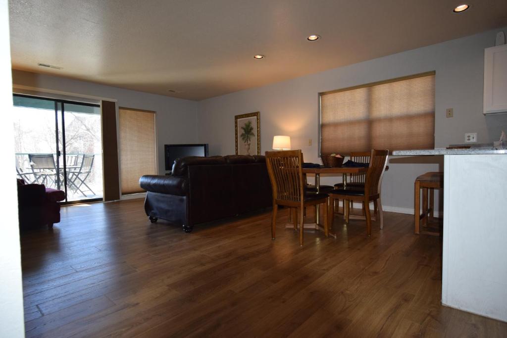 Grant's Condo in The Greens, Branson Updated 2024 Prices