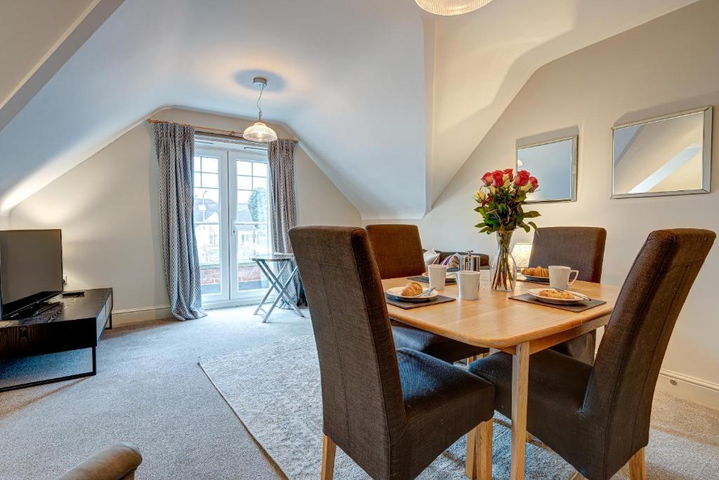 The Vanbrugh Suites - Two-Bedroom Apartment