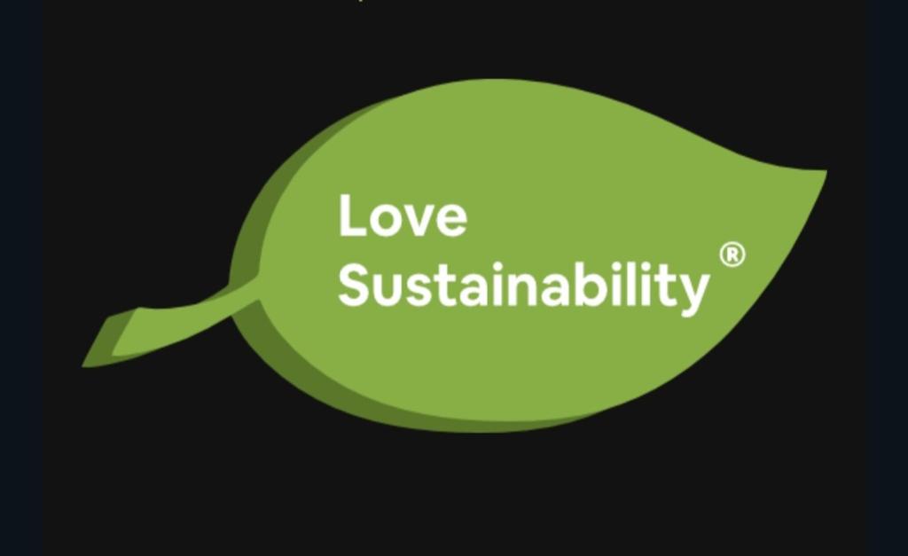 a green speech bubble with the words love sustainability at Casa tranquilla firenze in Florence