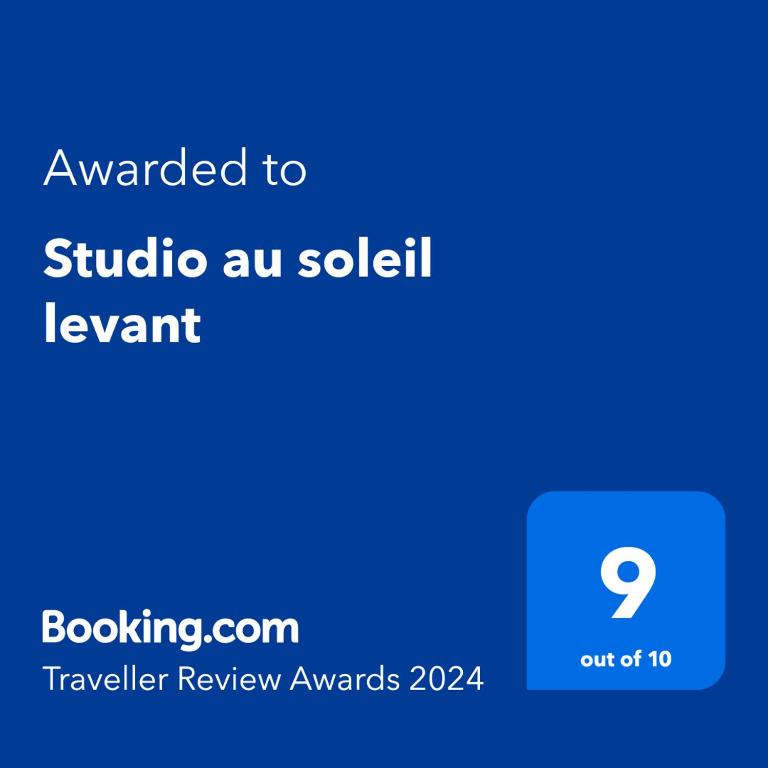 Certifikát, hodnocení, plakát nebo jiný dokument vystavený v ubytování Studio au soleil levant, avec piscine