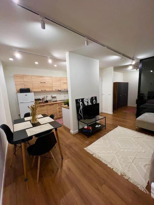 Amma's Apartment in Tirana! - Imazhi 5