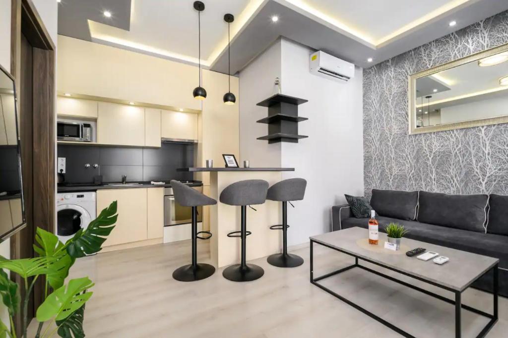 Cosy Apartment in heart of the city -Prime Location 1072 Budapest, 36 Akácfa utca kép - 1