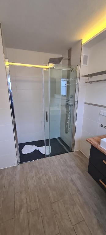 Noahs Apartments - 11