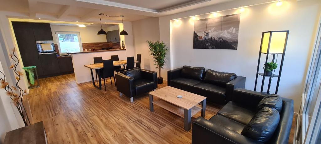 Kuchyň nebo kuchyňský kout v ubytování Noahs Apartments