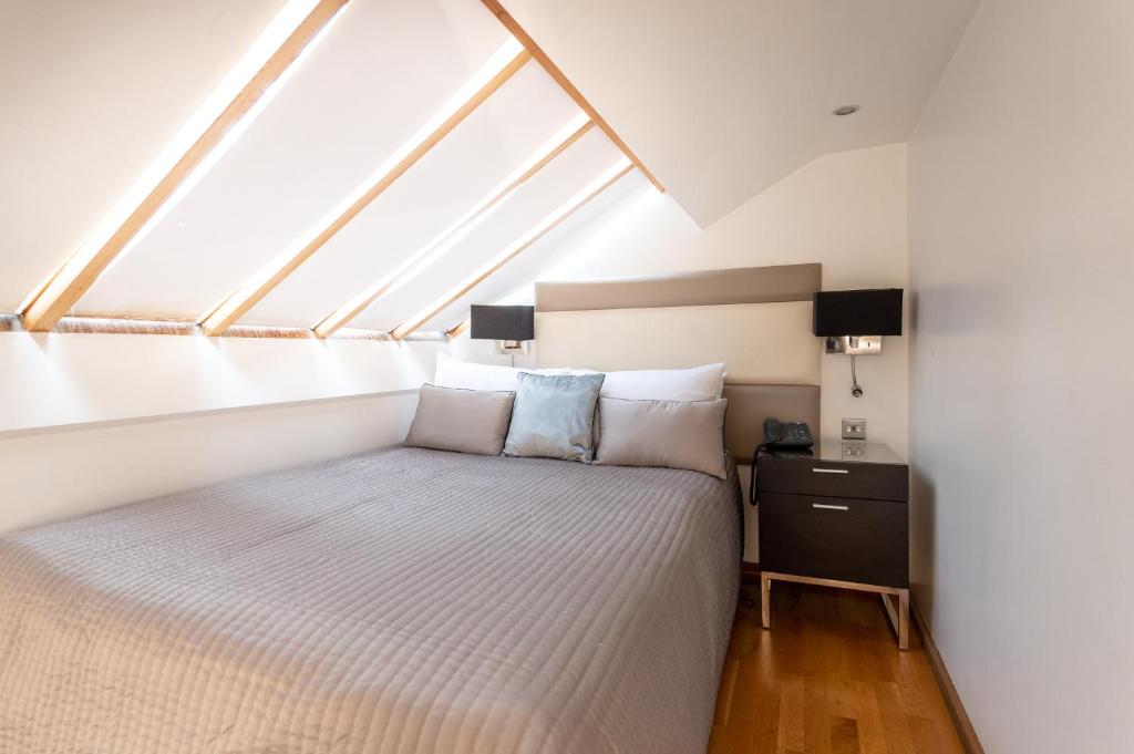 Space ApartHotel - Triple Split - Level Studio