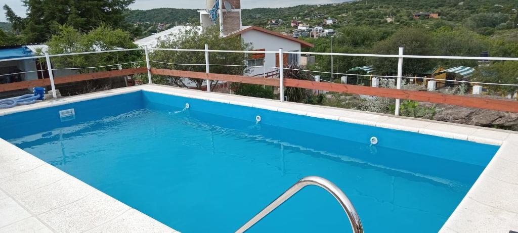 Bazén v ubytování Luz de Luna nebo v jeho okolí