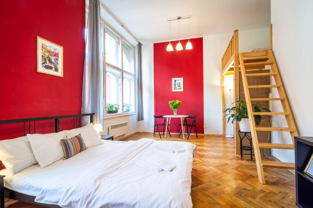Royal Road Residence - Studio With Sofa Bed