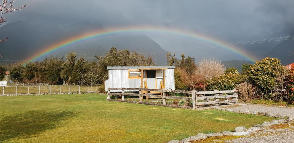 Fotografie z fotogalerie ubytování Rocky Creek Shepherds Hut v destinaci Fox Glacier