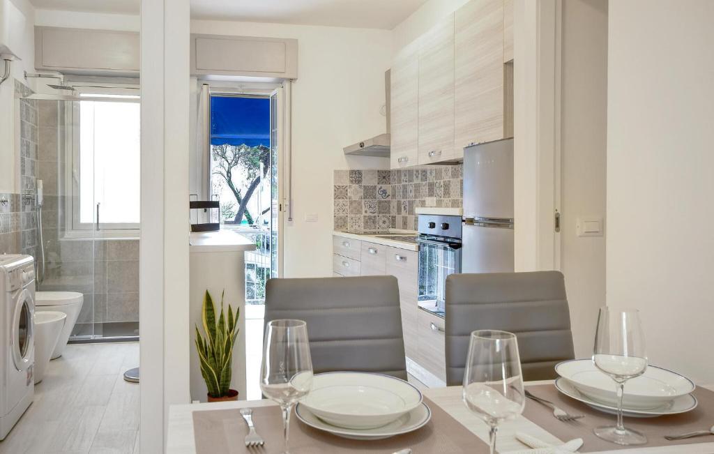 Kuchyňa alebo kuchynka v ubytovaní 1 Bedroom Stunning Apartment In Recco