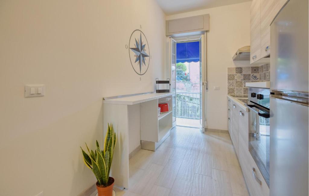 Kuchyňa alebo kuchynka v ubytovaní 1 Bedroom Stunning Apartment In Recco