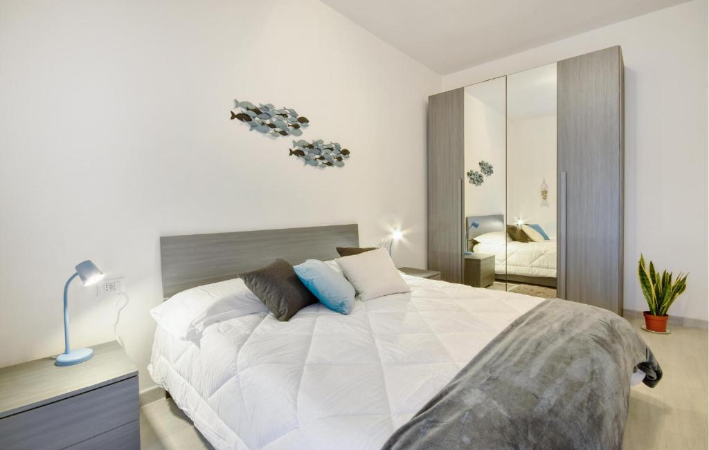 Posteľ alebo postele v izbe v ubytovaní 1 Bedroom Stunning Apartment In Recco