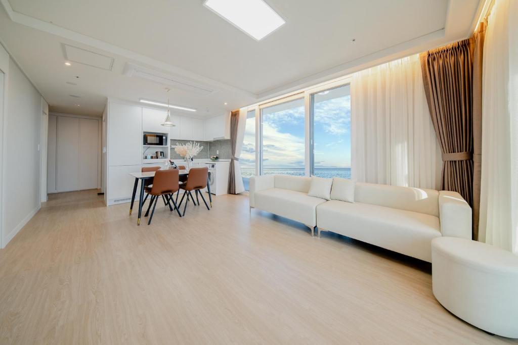Surf Resort JD Yangyang - Suite With Sea View