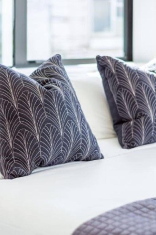 Central City Awaits 2 bed 2 bath - Resim 26