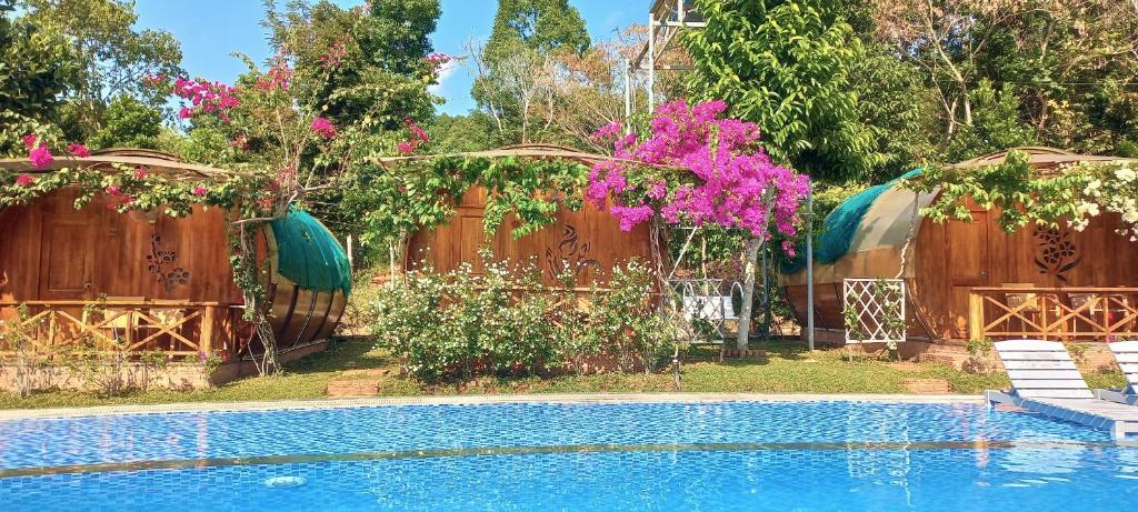 Phu Quoc Valley Sen Bungalow - 11