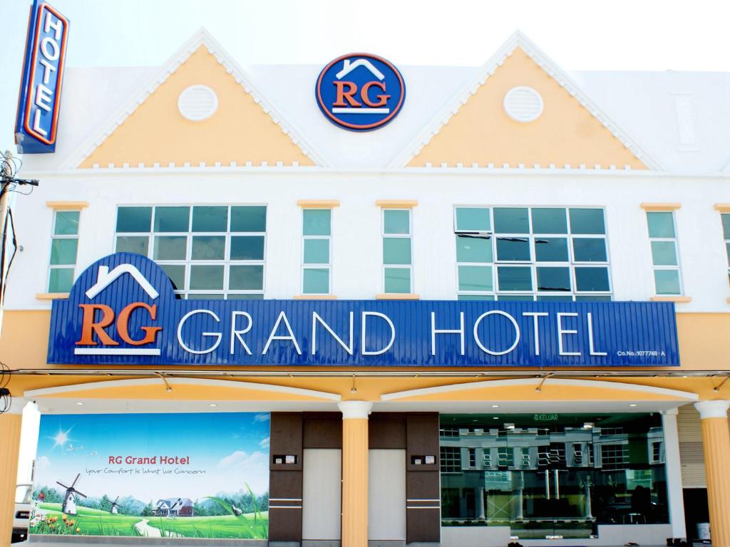 a rendering of the front of a grand hotel at RG Grand Hotel in Parit Raja