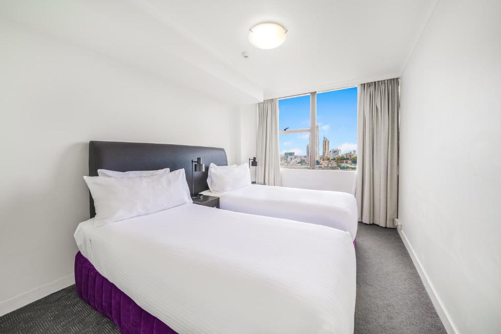 Oaks Sydney Hyde Park Suites - Executive Two-Bedroom Apartment