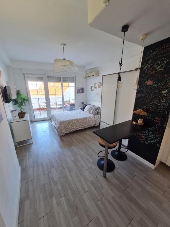 Espectacular Loft con terraza - One-Bedroom Apartment