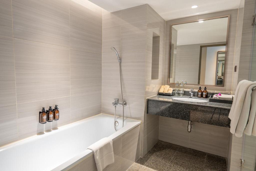 NH Bangkok Sukhumvit Boulevard - Deluxe King Room