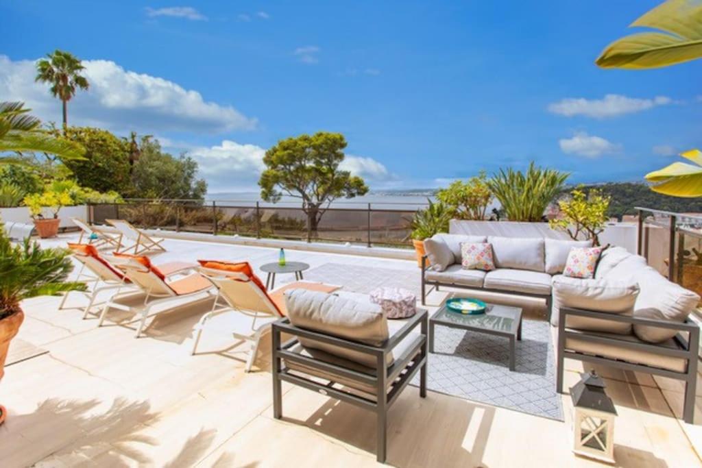Photo de la galerie de l'établissement Appartement pour 6 avec Magnifique terrasse de 114m2 et vue panoramique, à Nice
