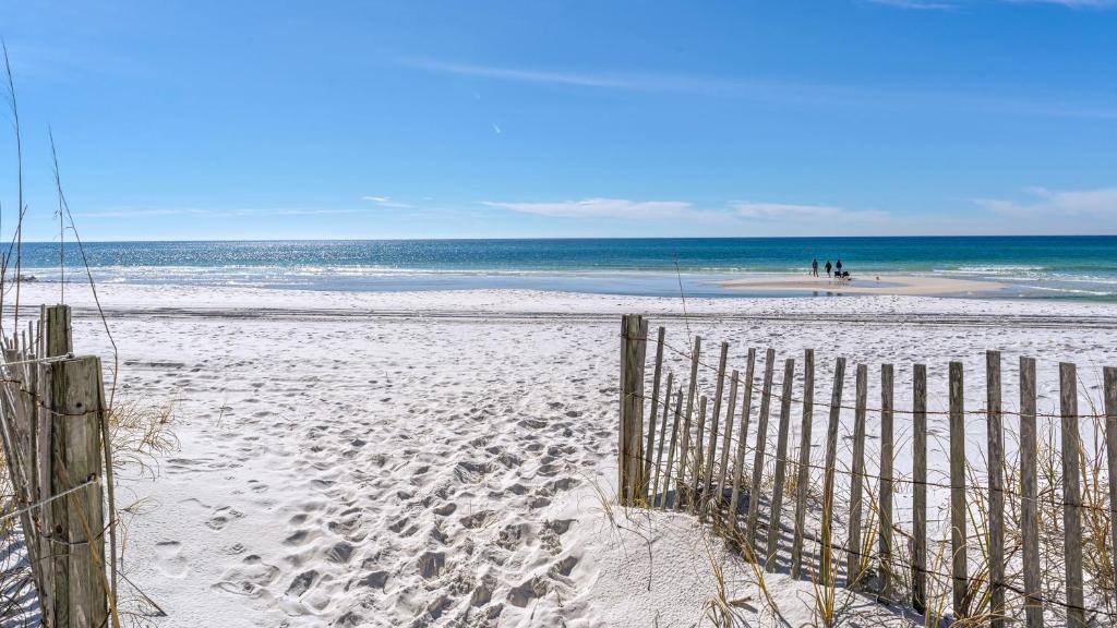 Eastern Shores 207