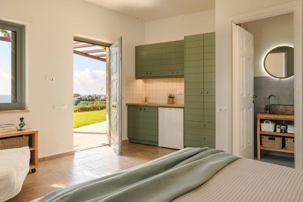 Kuchyň nebo kuchyňský kout v ubytování Absolute Villa by Stylish Stays