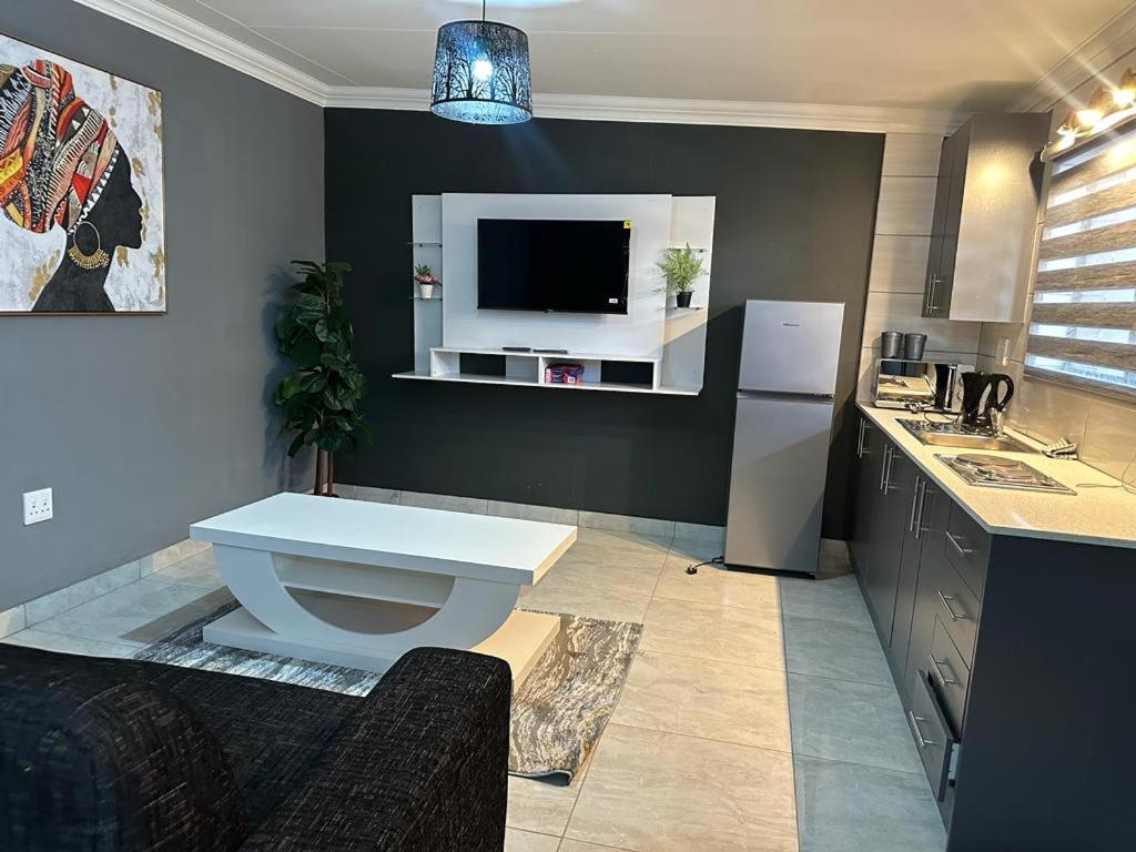163 on Bez Unit 20, Johannesburg (updated prices 2024)