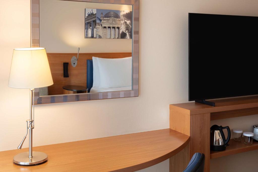 Hampton by Hilton Berlin City West - Resim 28