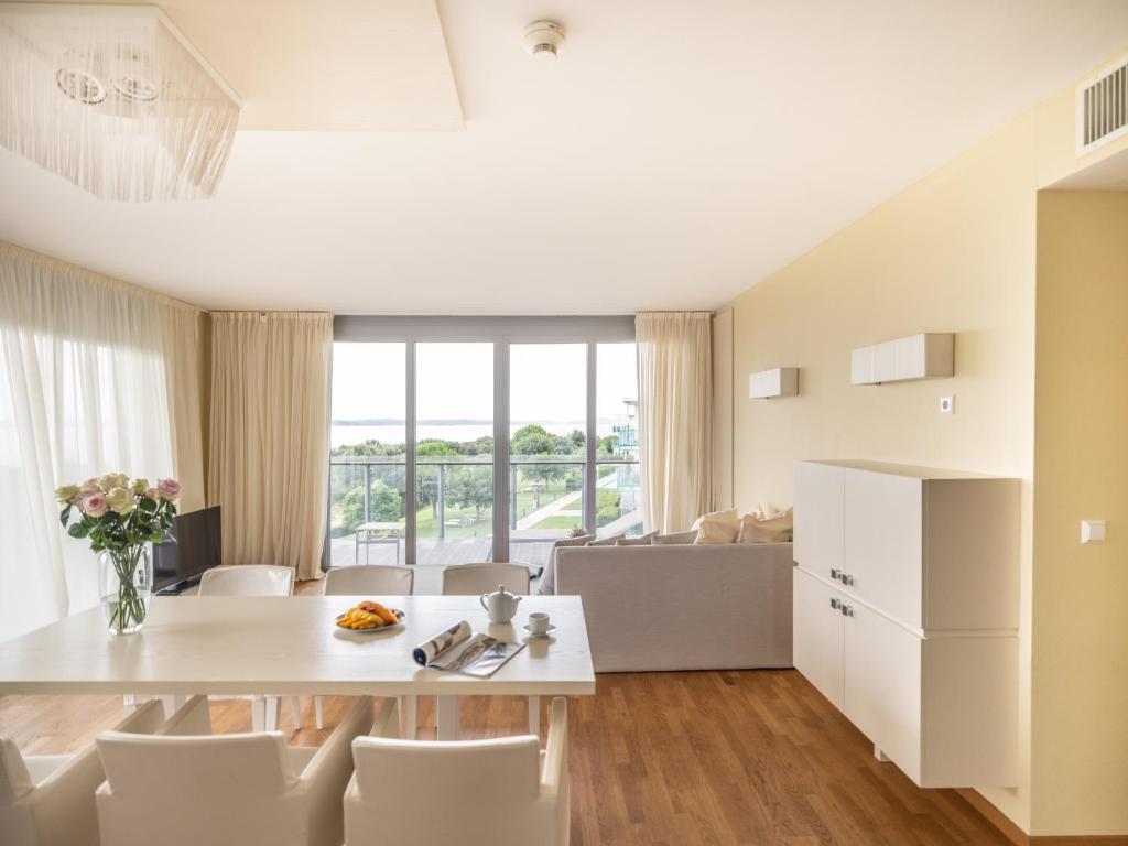 Falkensteiner Residences Senia - 高级三卧室公寓和阳台 - 海面