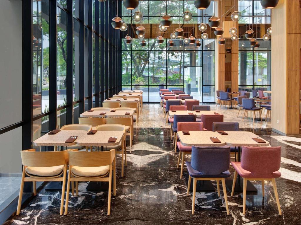 Restaurace v ubytování ibis Styles Serpong BSD City