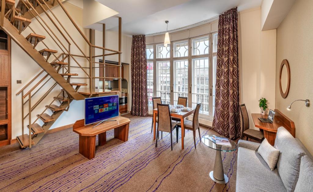 Crown Palace Apartments by Adrez - Resim 8