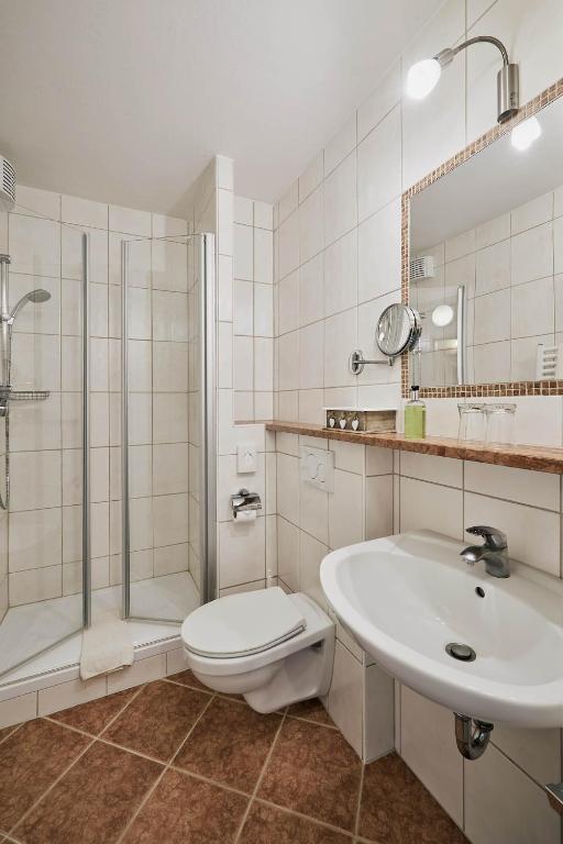 Koupelna v ubytování Gasthaus Hotel Oberwirt