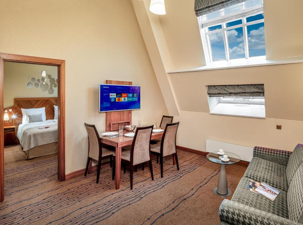 Crown Palace Apartments by Adrez - Resim 20