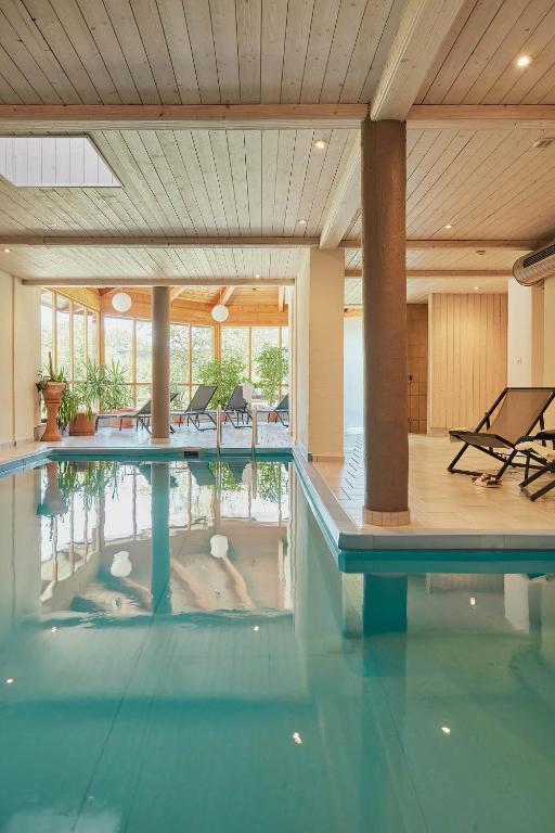 Bazén v ubytování Gasthaus Hotel Oberwirt nebo v jeho okolí