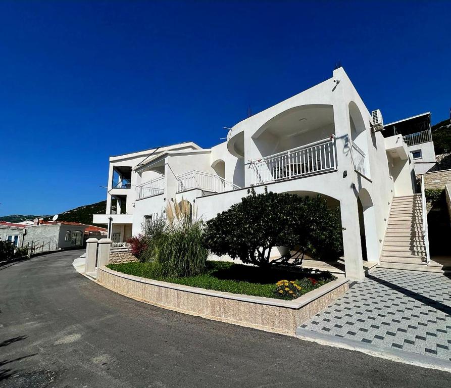 Apartments Obad