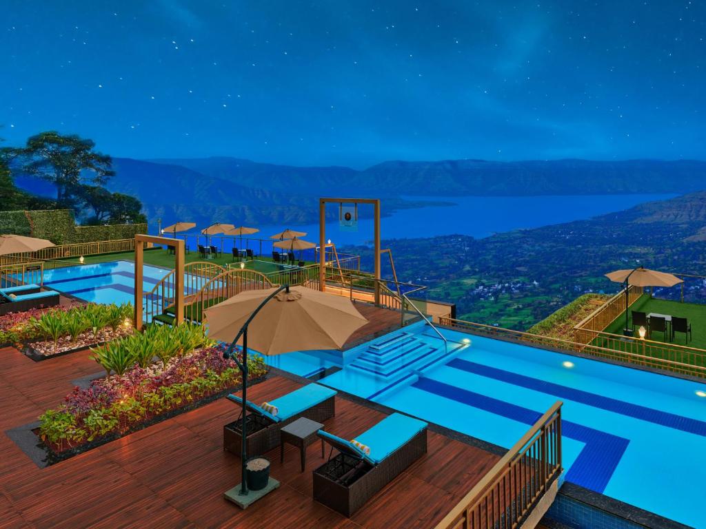 Bazén v ubytování The Cliff by Zuper - Panchgani nebo v jeho okolí