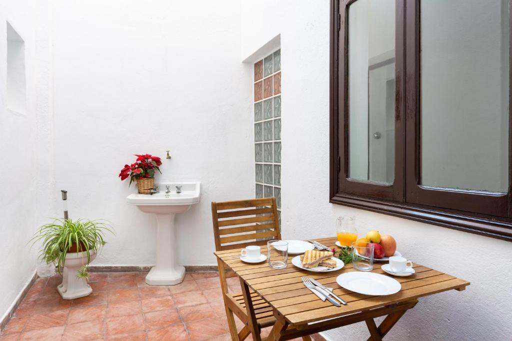 Fotografie z fotogalerie ubytování El Hostal del Cubo v destinaci San Juan de la Rambla