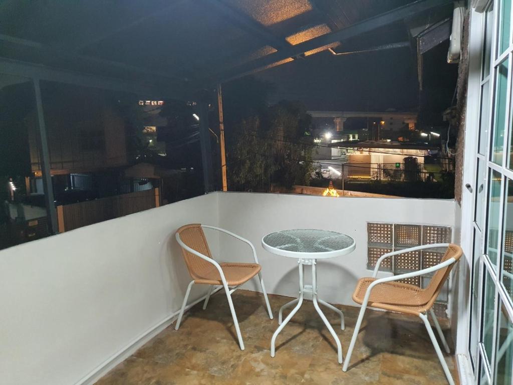 3 BR Cozy Home Skytrain View BKK - Room De Deluxe King