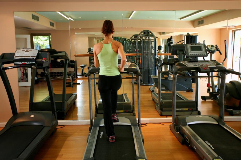 Fitness centrum a/nebo fitness zařízení v ubytování Kontokali Bay Resort & Spa