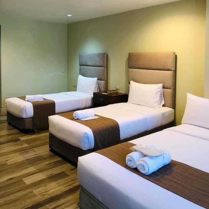 Skyland Garden Hotel and Resort - Twin Room With Extra Bed