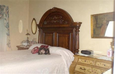 Fleetwood House Bed and Breakfast - Queen Room With Shared Bathroom - Garden View