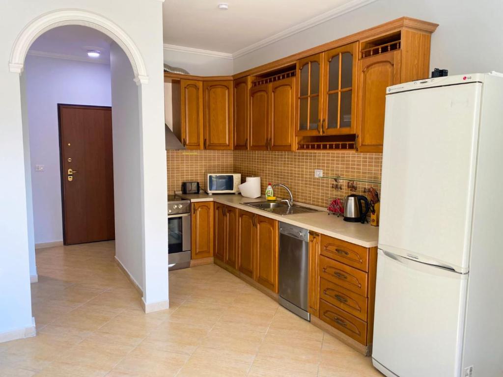 Lovely, Modern One Bedroom Apartment Near Center and New Bazaar - Image 6