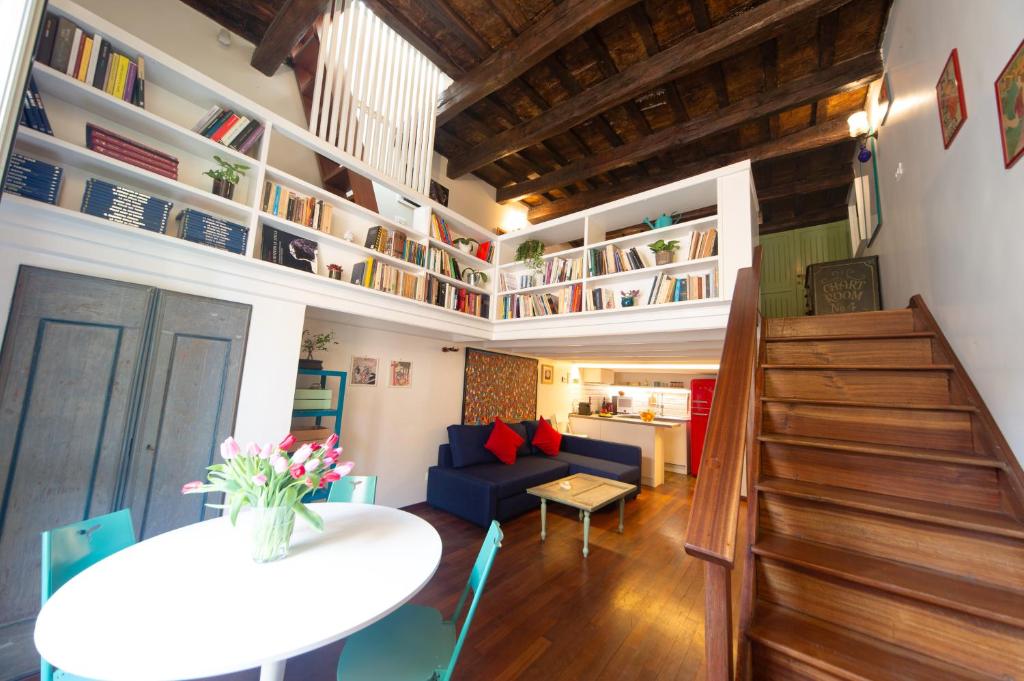 Saint Louis Penthouse, cozy little apartment next to Pantheon