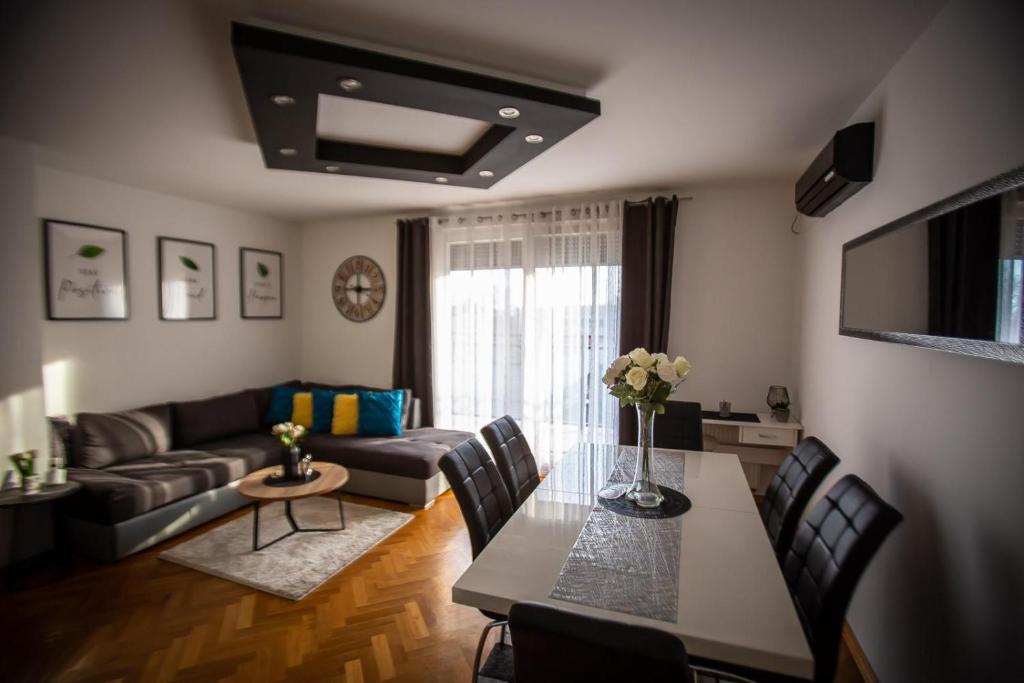 Posedenie v ubytovaní Apartman Elly