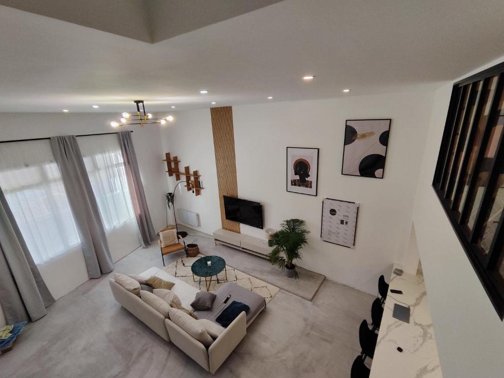 Televisyen dan/atau pusat hiburan di Beautiful apartments & Loft in Beziers center