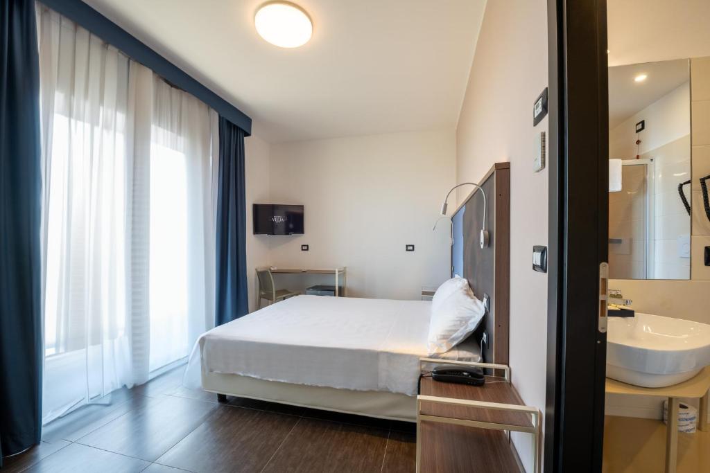 Hotel Velia - Tweepersoonskamer Met Balkon