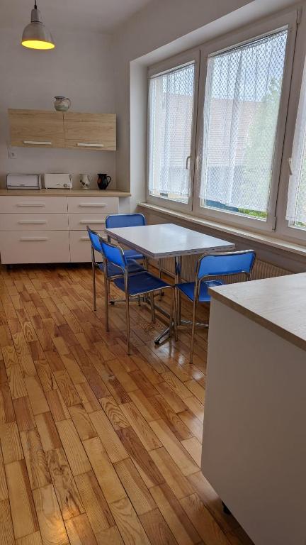 Kuchyň nebo kuchyňský kout v ubytování Gîte du moulin