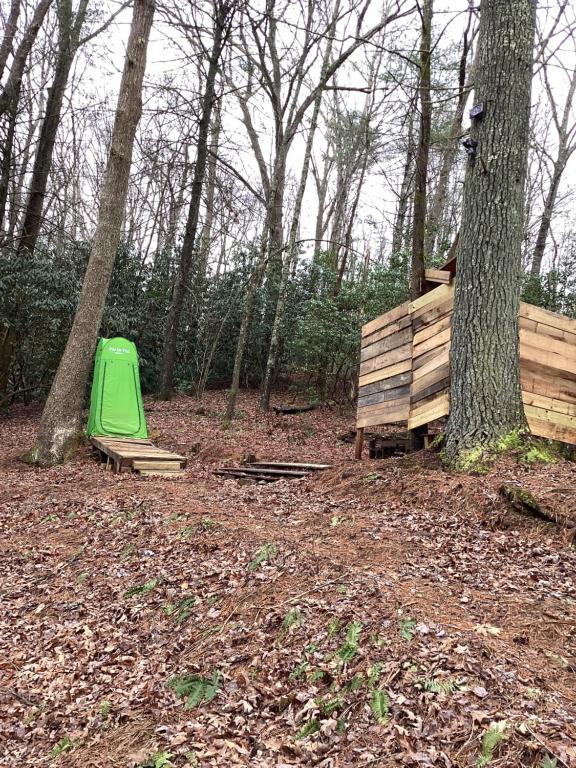 Fotografie z fotogalerie ubytování GLAMPING Off Grid Tent ULTIMATE IN COMFORT v destinaci Turtletown
